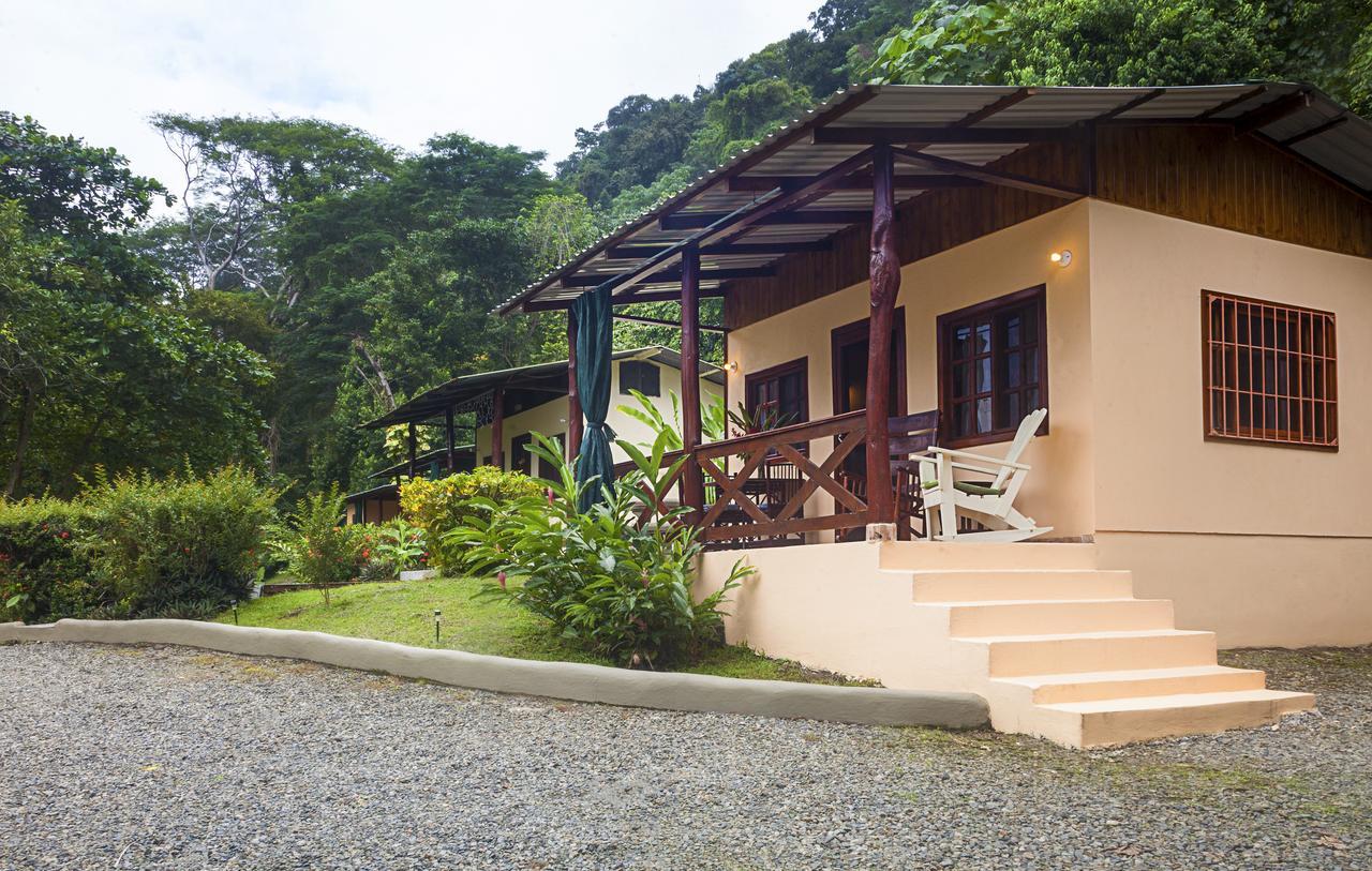 Coconut Grove Oceanfront Cottages Dominical Exterior photo